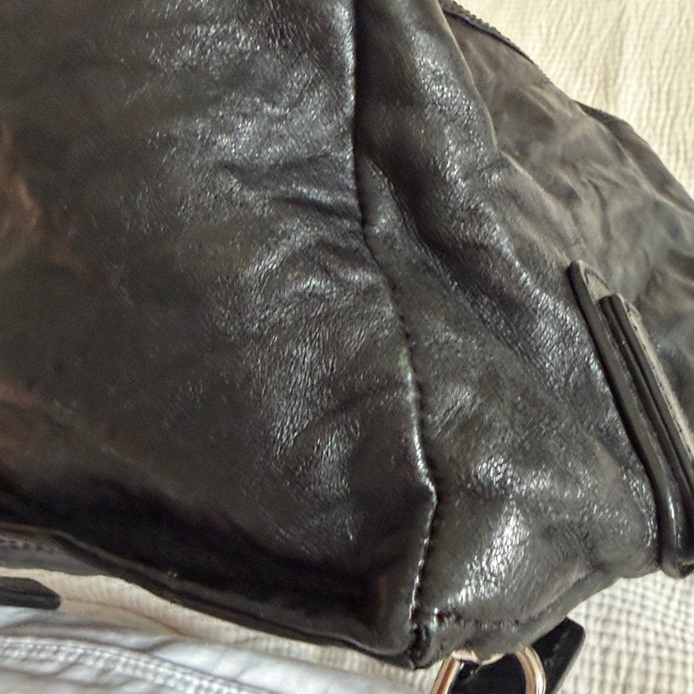 Givenchy Pandora Black Leather Crinkle Bag - Picture 13 of 16